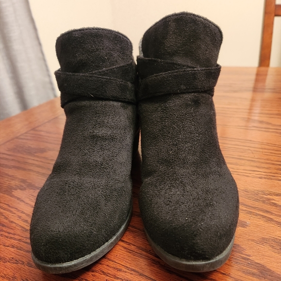 Karyn's Boots - Picture 3 of 7